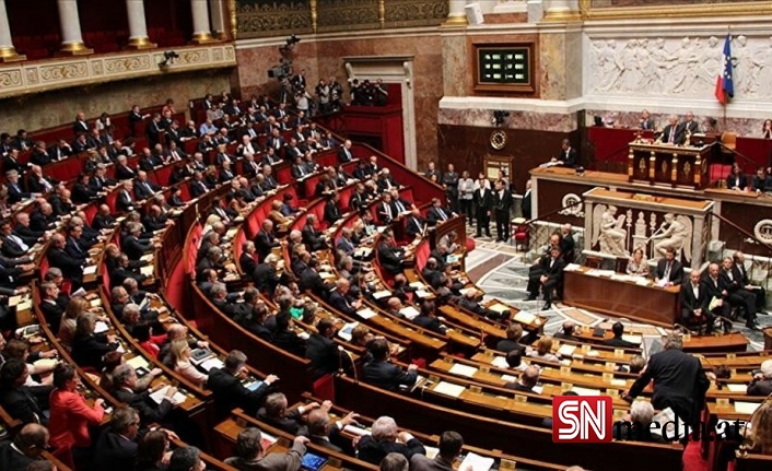 Fransa'da 16 emekli generalin Meclis'teki siyasi gruplara 'iç savaş' uyarısı yaptığı ortaya çıktı