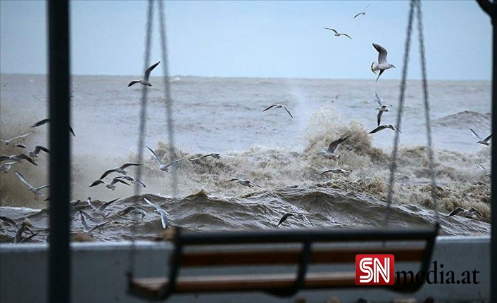 Türkiye'de 52 il için fırtına uyarısında bulundu! Rüzgar hayatı felç etti