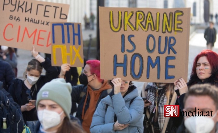 Viyanalılar "Evet Önemsiyoruz" mitingi ile Ukrayna'yı yalnız bırakmadı