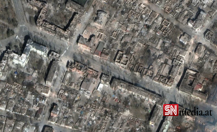 Mariupol'deki yıkım uydudan görüntülendi: Şehirdeki yerleşim yerlerinin neredeyse tamamı harabeye döndü