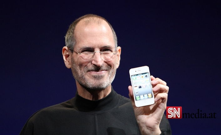 Steve Jobs’un Sandaletleri 327.000 Dolara Satıldı