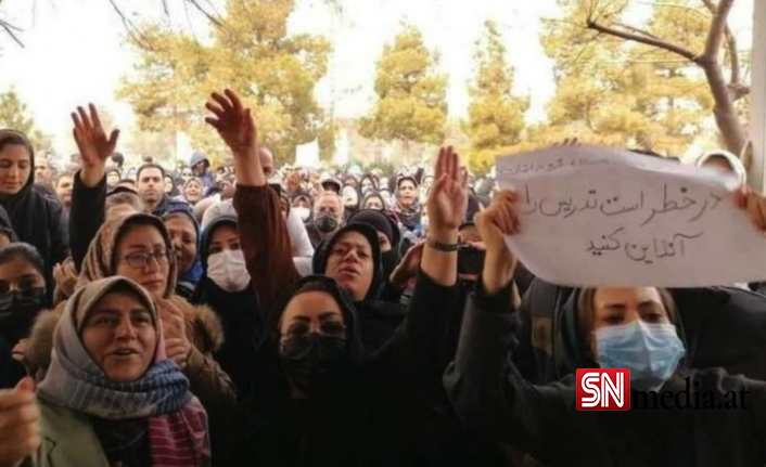 İran’da 650 kız okula gitmemeleri için zehirlendi