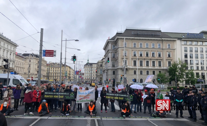 60 İklim Eylemcisi, Viyana Trafiğini Kilitledi
