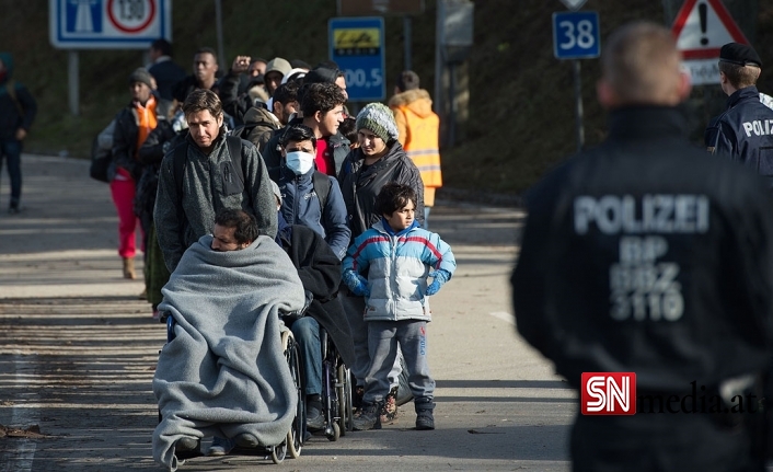 Türkiye'den gelen 46 mülteci nefessiz kalmak üzereyken kurtarıldı