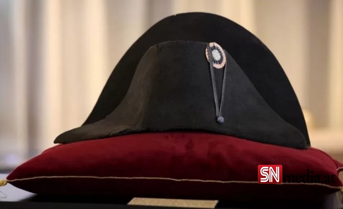 Napolyon Bonapart'ın şapkası 1,9 milyon Avro'ya satıldı